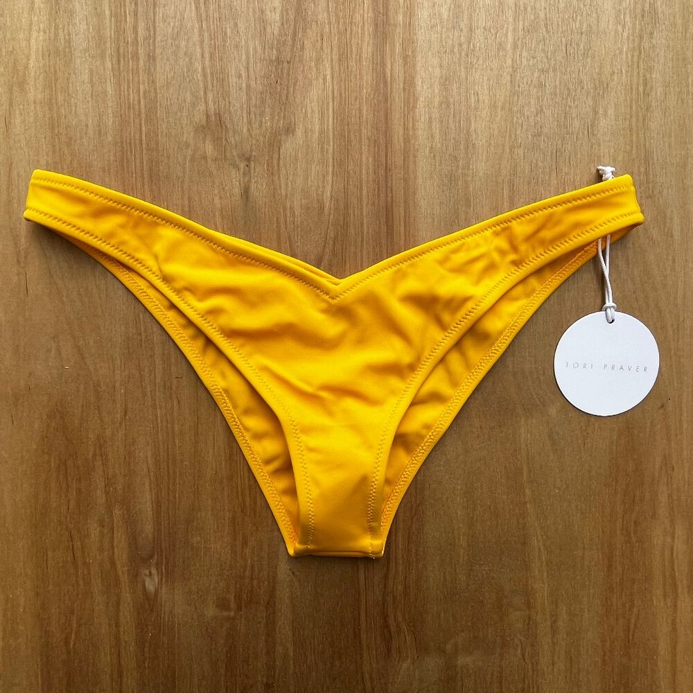 TORI PRAVER SPENCER BOTTOM Women’s Gold Lined Bikini Bottoms sz M NWT